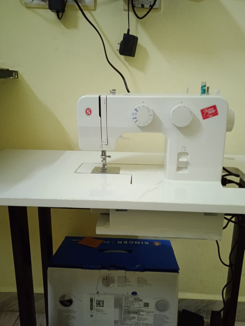 Singer 1409 sewing machine table made from premium plywood